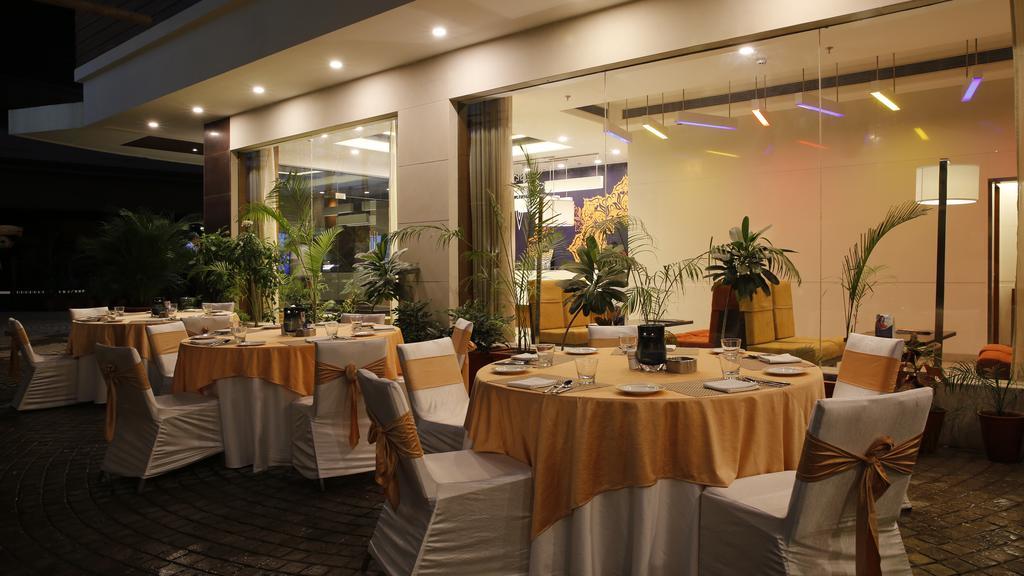 Nirwana Hometel Jaipur- A Sarovar Hotel Εξωτερικό φωτογραφία