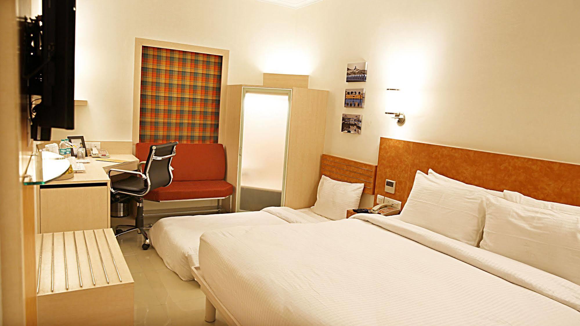 Nirwana Hometel Jaipur- A Sarovar Hotel Εξωτερικό φωτογραφία