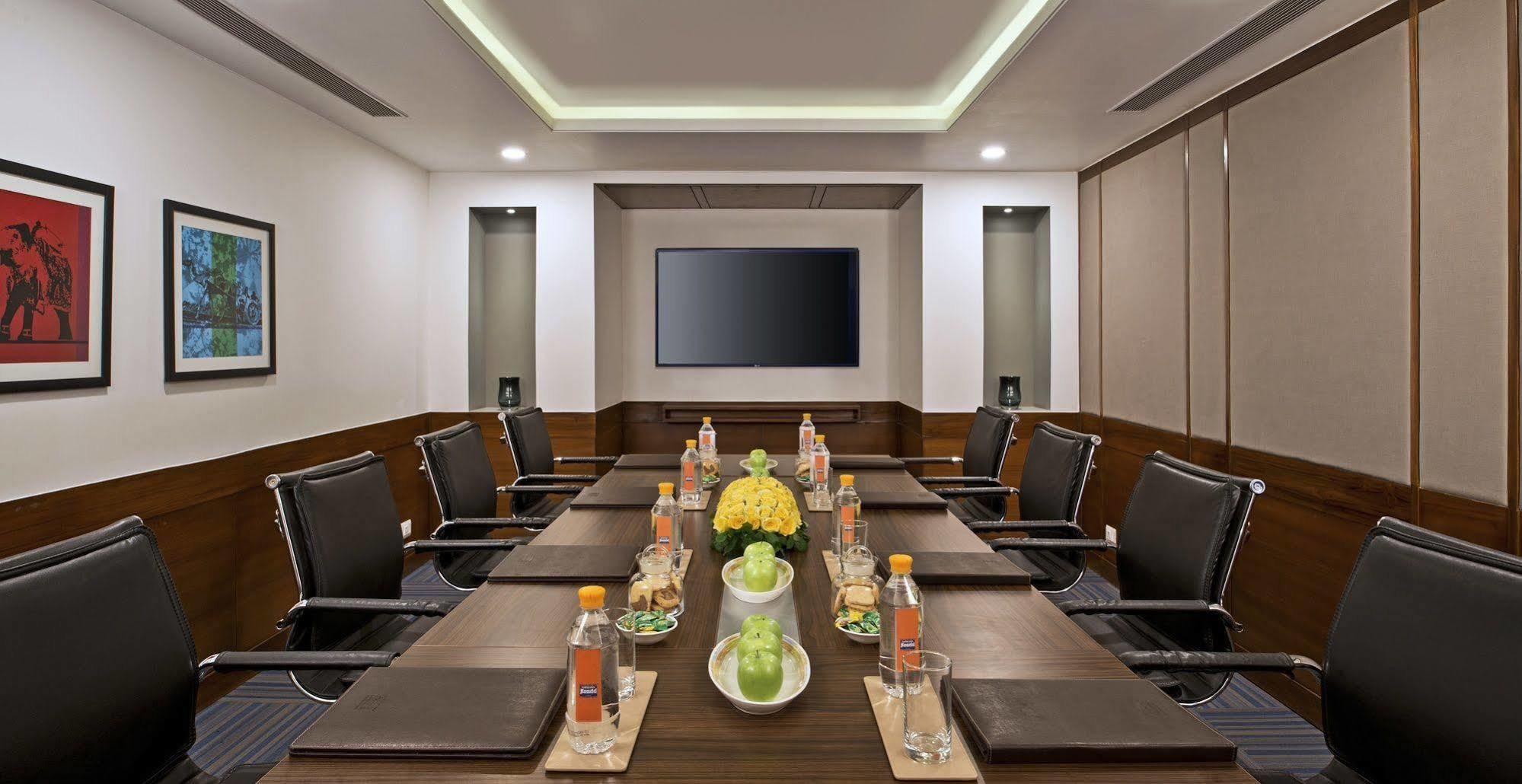 Nirwana Hometel Jaipur- A Sarovar Hotel Εξωτερικό φωτογραφία